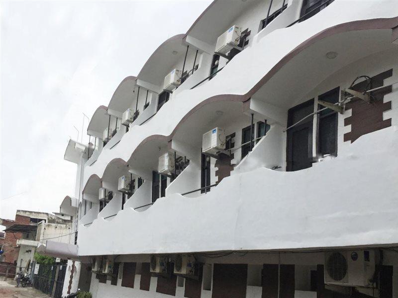 Oyo 7128 Hotel Rama Karnāl Dış mekan fotoğraf